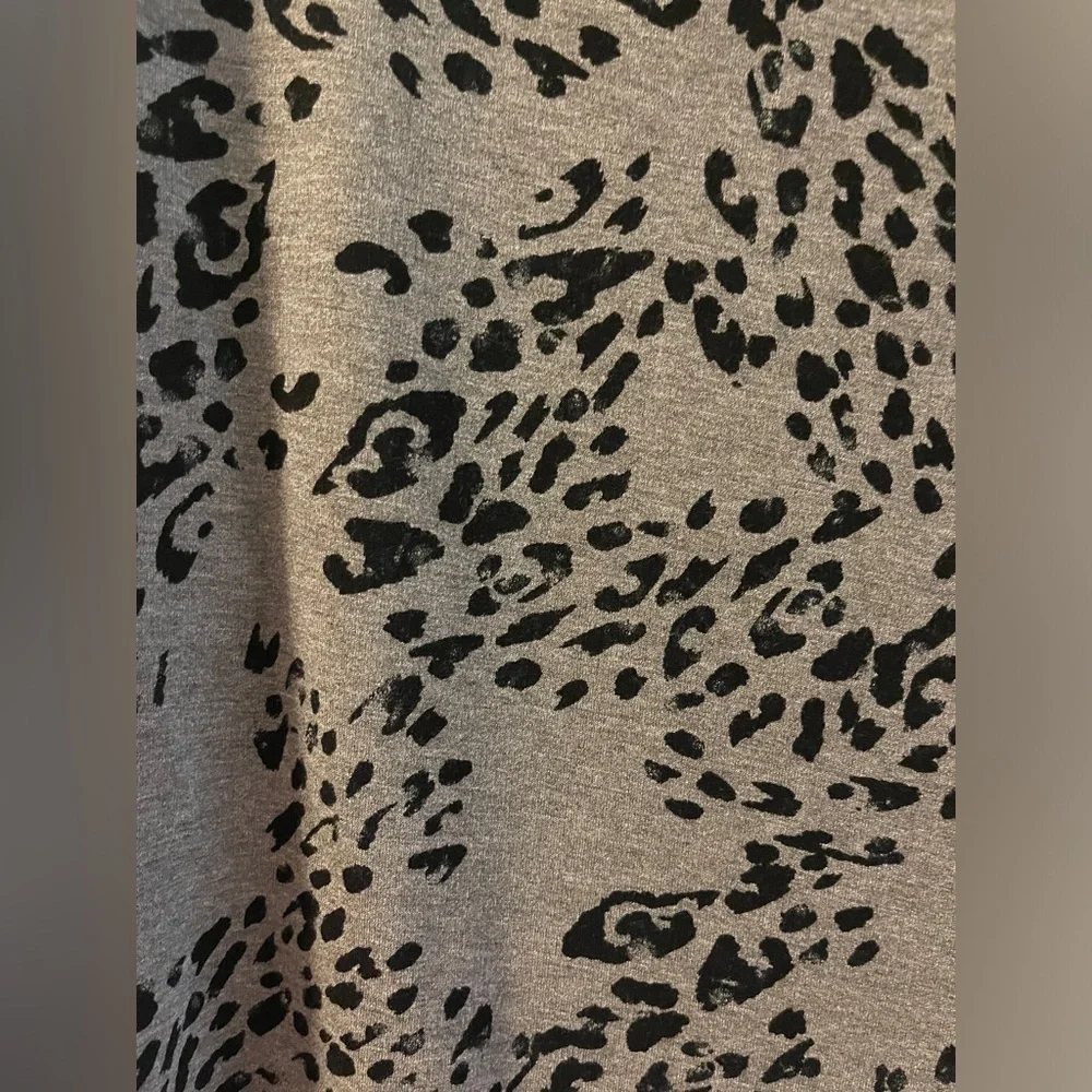 Chico’s Zenergy Cozy Animal-Print Brushed Fleece Tunic Size XL/16 (Chico’s Sz 3) - Picture 10 of 13